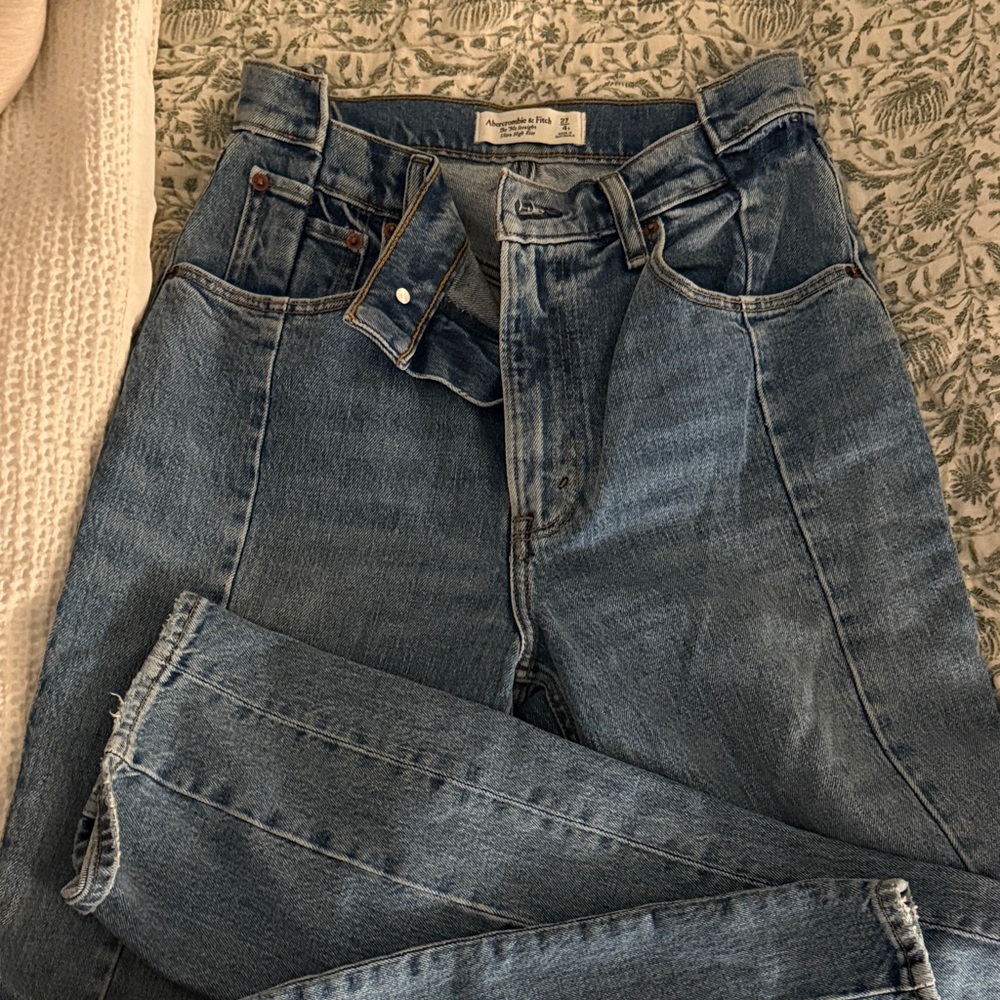 Abercrombie & Fitch '90s Straight Ultra High Rise Jeans